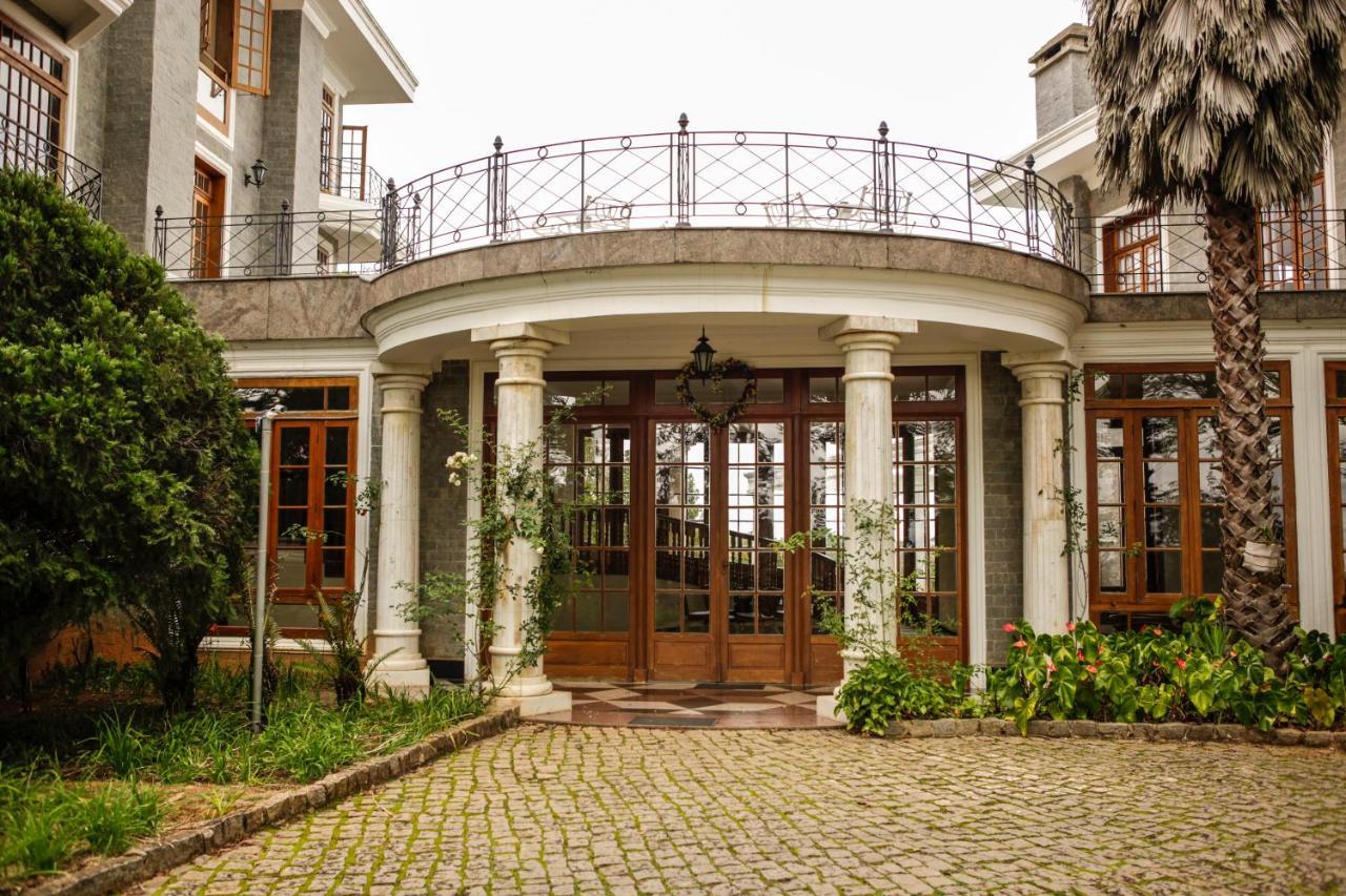 Aroso Paço Hotel Pedra Azul  Extérieur photo Entrance of the villa
